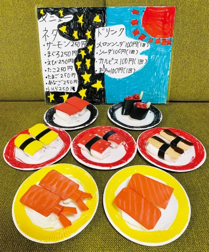 「寿司屋」HARUTOくん（8歳）<br><br>★大好きなお寿司を折り紙で作りました。美味しそうにできました♪