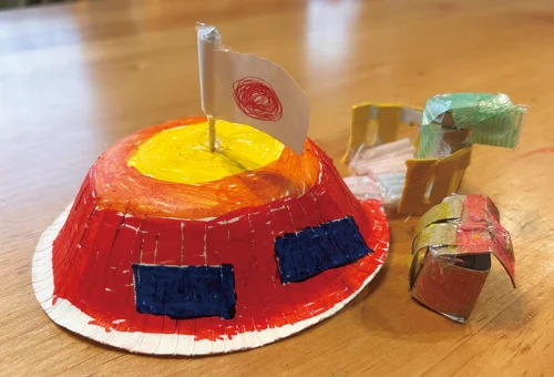 「ゴーゴーふね」あかりちゃん（7歳）★せっけいずをかいてつくりました。そうがんきょうがポイントです。