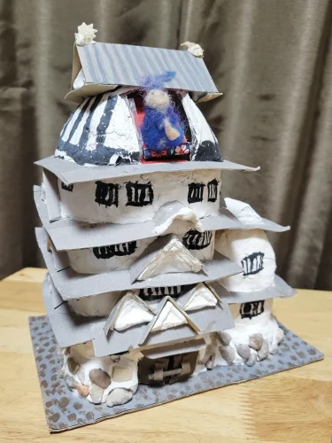 「福山城」メイちゃん（8歳）<br><br>★小石を使ってリアルな土台にしました。水野城主は羊毛で可愛くしました。